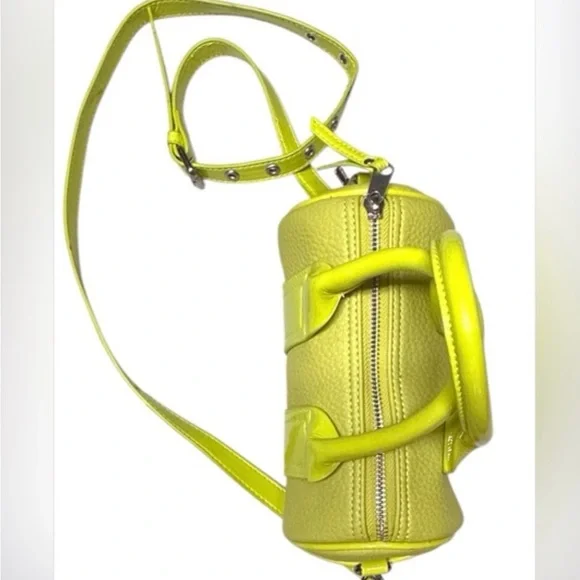 NWT
URBAN OUTFITTERS LIZZIE PISTACHIO GREEN MINI BARREL DUFFLE CROSSBODY BAG - Picture 11 of 12
